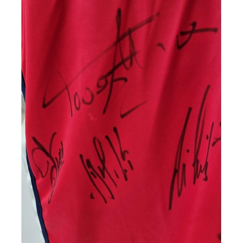 40 - A 1998/99 Arsenal FC Match Quality Signed Shirt. JVC era. Signatures include: Dixon, Parlour, Keown,... 