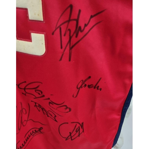 40 - A 1998/99 Arsenal FC Match Quality Signed Shirt. JVC era. Signatures include: Dixon, Parlour, Keown,... 