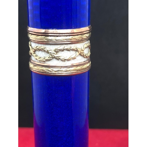 218 - 14k gold enamel Russian cigar holder case  with Diamonds 
Length 18cm
Diameter 2.8cm
Weight 178.3 gr... 