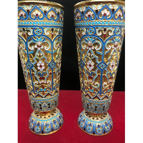 36 - Magnificent pair of Russian silver enamel vases 

Height 14cm 
Diameter base 4.6cm
Diameter top 5.5c... 