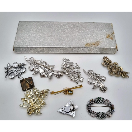 535 - An Absolutely Splendid Collection of Quality Vintage Costume Jewellery.