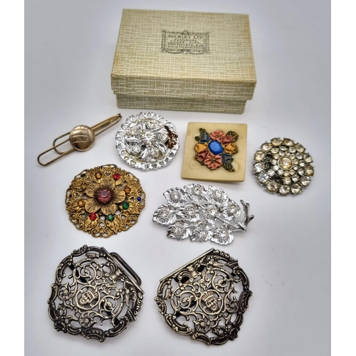 535 - An Absolutely Splendid Collection of Quality Vintage Costume Jewellery.