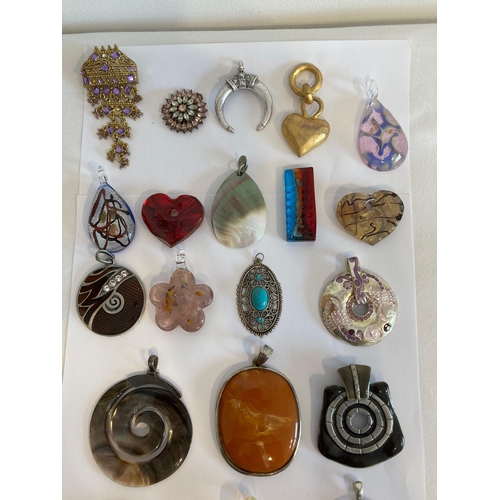 301 - Large selection of PENDANTS  to include AGATE, ENAMELLED,SILVER TONE,GOLD TONE,ABALONE,GLASS,JEWELLE... 