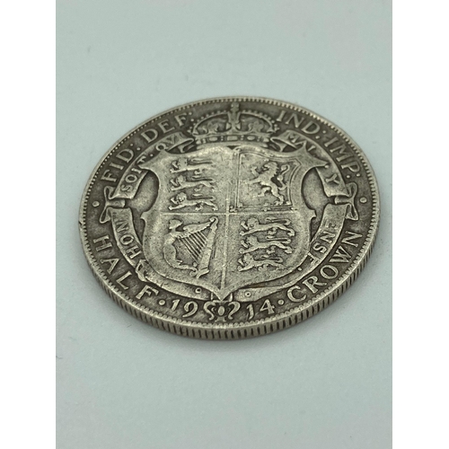 518 - 2 x SILVER HALF CROWNS consecutive years 1914 and 1915. Condition 1914 extra fine, 1915 very fine.