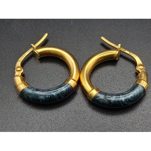 257 - 9K YELLOW GOLD & GREEN ENAMEL HOOP EARRINGS 2.3G