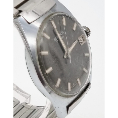 532 - A Vintage Sekonda Quartz Movement Gents Watch. Stainless steel strap and case - 35mm. Black dial in ... 