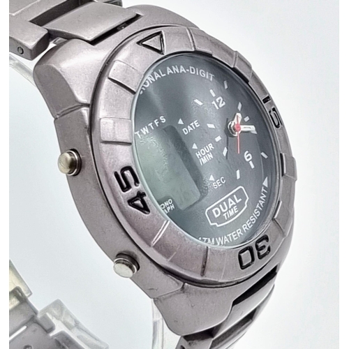 511 - A Dual Time Watch. Analog and digital watch on one dial. Case - 40mm. In excellent condition and wor... 