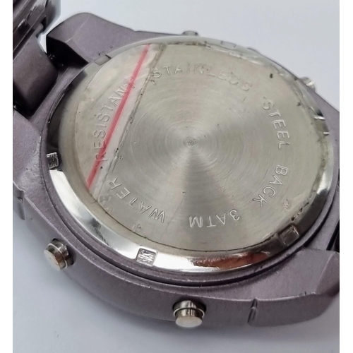 511 - A Dual Time Watch. Analog and digital watch on one dial. Case - 40mm. In excellent condition and wor... 