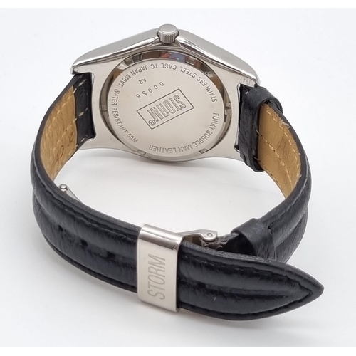 896 - A Storm Bubble Watch. Leather strap. Stainless steel case - 40mm. Quartz movement in working order.