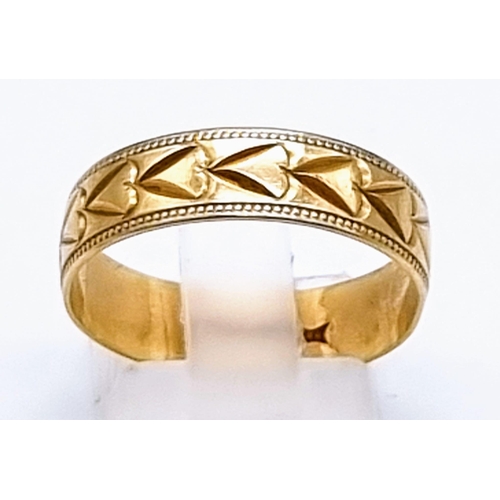 364 - A Vintage 9K Yellow Gold Band Ring with Geometric Pattern. Size S. 2.35g