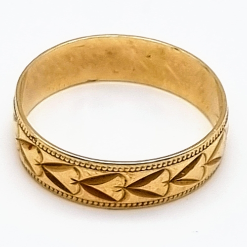 364 - A Vintage 9K Yellow Gold Band Ring with Geometric Pattern. Size S. 2.35g