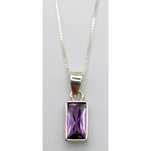 1162 - An Amethyst Pendant on a Disappearing Silver Necklace.
10mm and 44cm.