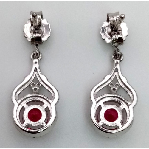 1148 - Excellent Condition Sterling Silver Stone Set Cluster Earrings 2.5cm drop in Presentation Box