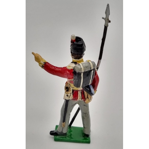 349 - A Vintage Set of Sixteen British Battle of Waterloo Lead Soldiers.