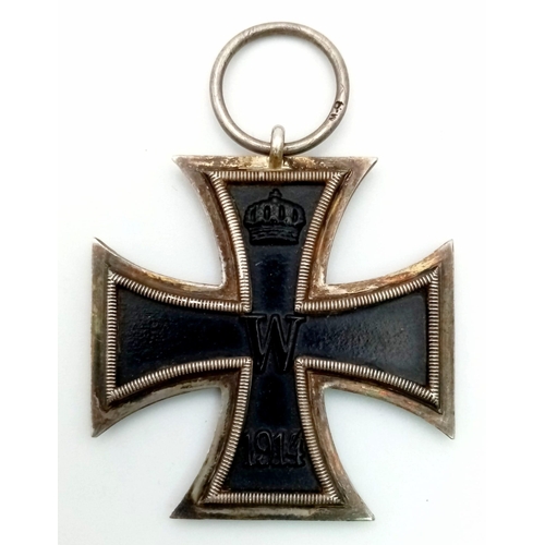 242 - WW1 Iron Cross 1st Class in presentation box. Ring marked S.W for the maker Sy-Wagner Berlin.