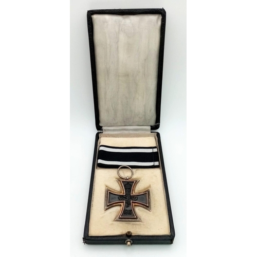 242 - WW1 Iron Cross 1st Class in presentation box. Ring marked S.W for the maker Sy-Wagner Berlin.