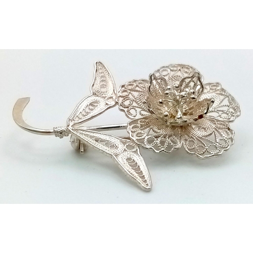 1056 - Vintage Sterling Silver Filigree Brooch 4cm length.