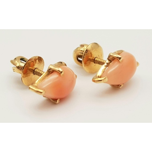 865 - 18K YELLOW GOLD CORAL STUD EARRINGS 1.5G