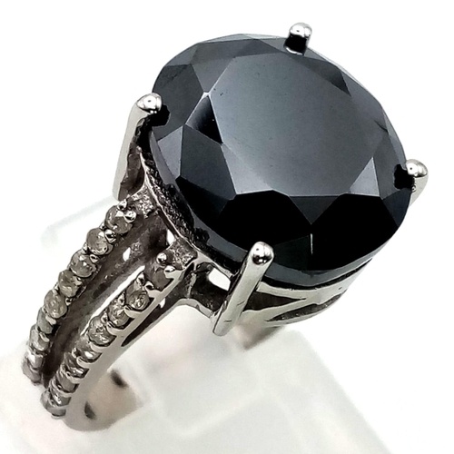 809 - 7ct Oval Black Moissanite Ring in 925 Silver with Rose Cut diamonds. Size N 1/2.