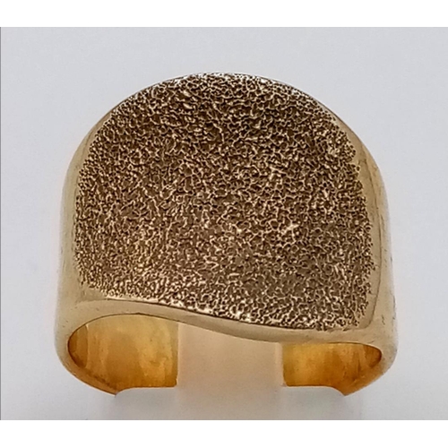 787 - A Richly Gilded Vintage 925 Silver Band Ring with Brushed Effect Decoration. Size O. 8.65g.