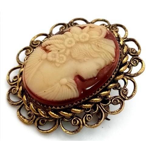 835 - A Selection of Five Vintage Cameo Brooches.