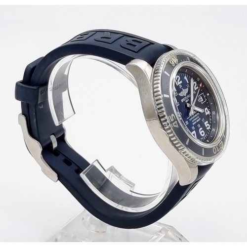 11 - A Breitling Super Ocean Chronometer Gents Watch. Blue rubber strap. Stainless steel case -41mm. Blue... 