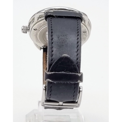 33 - A Hermes Arceau Gents Quartz Watch. Black leather strap. Stainless steel case - 38mm. Anthracite dia... 