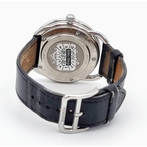 33 - A Hermes Arceau Gents Quartz Watch. Black leather strap. Stainless steel case - 38mm. Anthracite dia... 