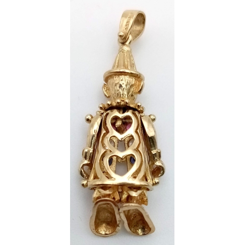 12 - A 9 K yellow gold cute clown pendant/charm set with precious stones. Height: 30 mm, weight: 3.8 g.