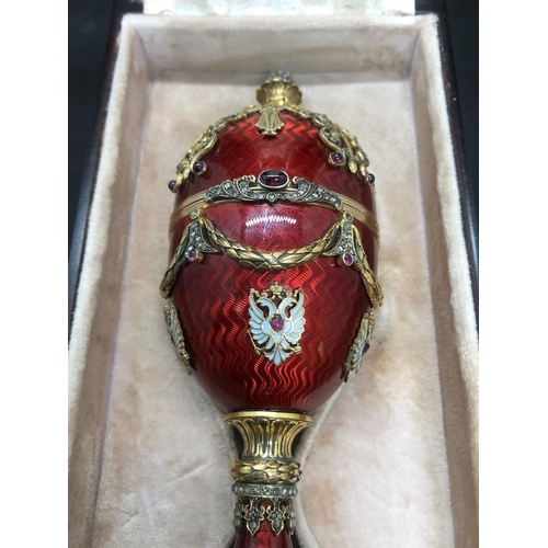 65 - MAGNIFICENT RUSSIAN 14k SOLID GOLD AND SILVER ENAMAL SURPRISE DIAMOND EGG.

Stunning 14k gold and si... 