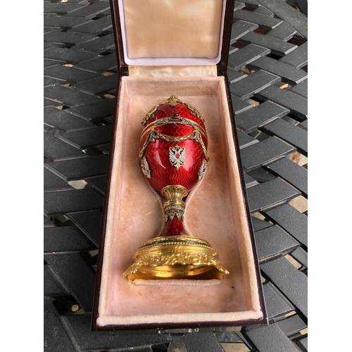 65 - MAGNIFICENT RUSSIAN 14k SOLID GOLD AND SILVER ENAMAL SURPRISE DIAMOND EGG.

Stunning 14k gold and si... 