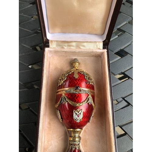 65 - MAGNIFICENT RUSSIAN 14k SOLID GOLD AND SILVER ENAMAL SURPRISE DIAMOND EGG.

Stunning 14k gold and si... 