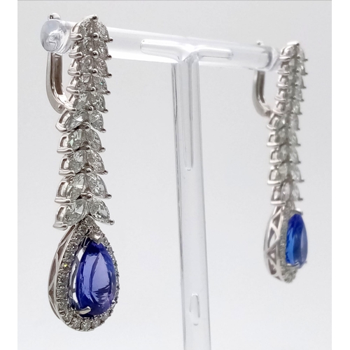 36 - A BEAUTIFUL PAIR OF 14K WHITE GOLD DIAMOND & TANZANITE DROP EARRINGS, WITH 6.50CT DIAMONDS IN TOTAL ... 