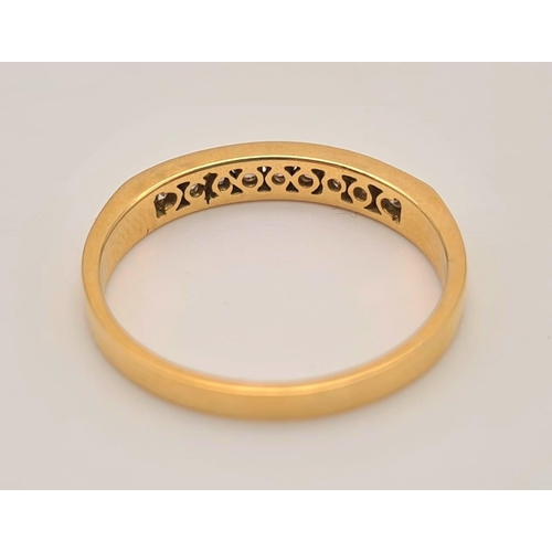 295 - An 18 K yellow gold CHANNEL ring with a band of 9 diamonds (0.25 carats). Ring size: O, weight: 2.5 ... 