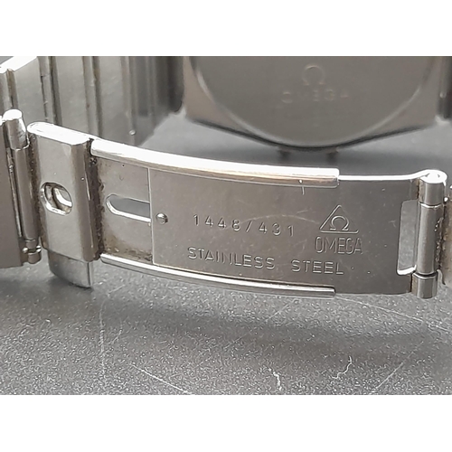 760 - OMEGA CONSTELATION QUARTZ BRACELET WATCH WITH ORIGINAL BOX AND PAPERS. 32mm. Needs batteries.