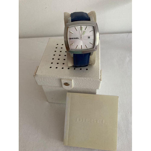 6 - Gentlemans DIESEL QUARTZ WRISTWATCH in silver tone having sweeping second hand and date window. Illu... 