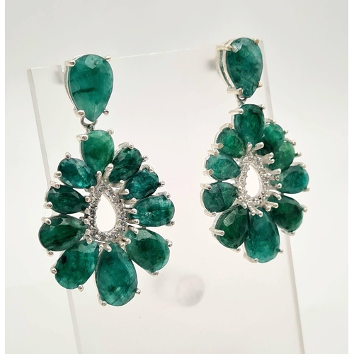 630 - A Pair of Emerald Gemstone Dangler Style Earrings in 925 Silver. 4cm