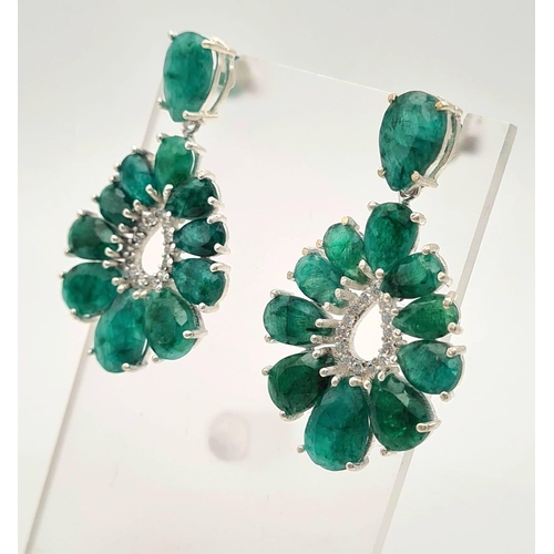 630 - A Pair of Emerald Gemstone Dangler Style Earrings in 925 Silver. 4cm