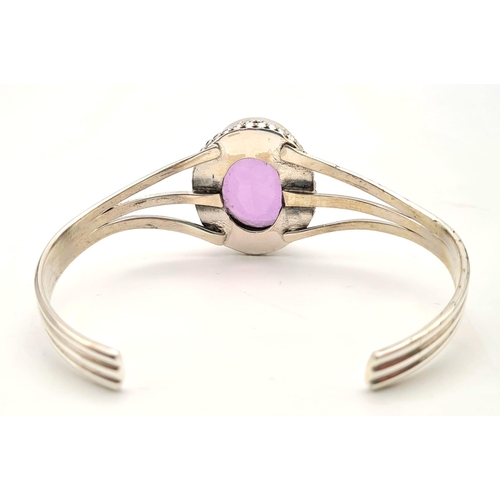 702 - An Oval Shape Amethyst Gemstone Open-Ended Bracelet with Amethyst approx 25ct set in 925 Silver.