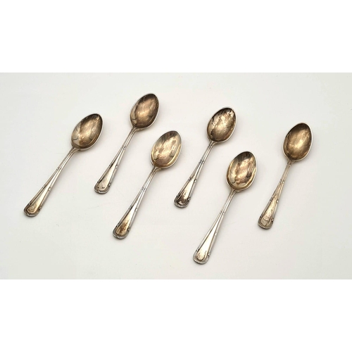 709 - A Set of Six Silver 1938 Sheffield Hallmarked Tea Spoons. Comes in original case. 73g total weight.