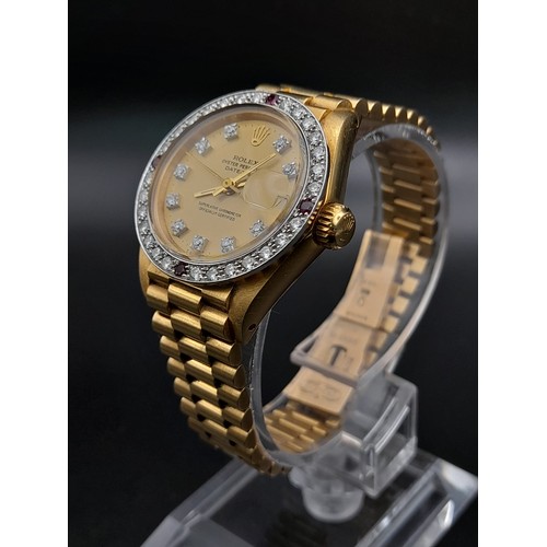 623 - An 18K Gold Rolex Diamond Oyster Perpetual Datejust Ladies Watch. 18k gold strap and case - 26mm. Di... 