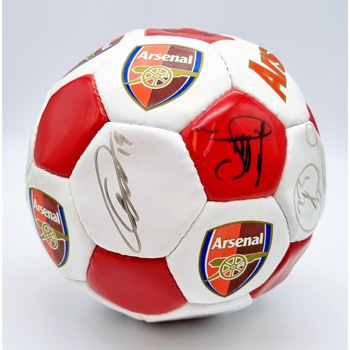 97 - A 2005 Arsenal Signed Football Signed by the FA Cup Winning Squad of 2005 - Patrick Viera's last gam... 