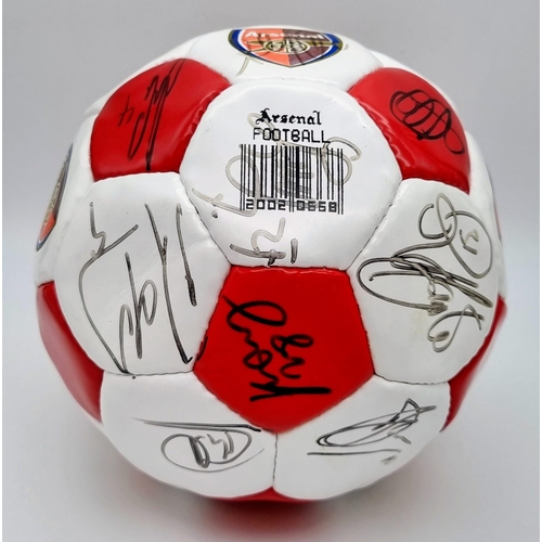 97 - A 2005 Arsenal Signed Football Signed by the FA Cup Winning Squad of 2005 - Patrick Viera's last gam... 