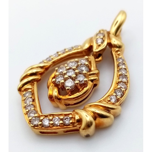 403 - A STYLISH 18K GOLD DIAMOND PENDANT,  9.6gms