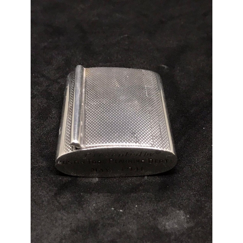 449 - Antique style very solid and chunky gilt sterling solid silver snuff box or pill box in great condit... 