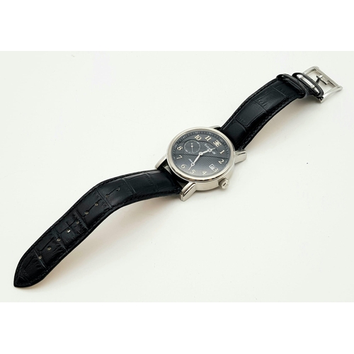 433 - A Thomas Earnshaw Automatic Gents Watch. Black leather strap and stainless steel case - 40mm. Black ... 