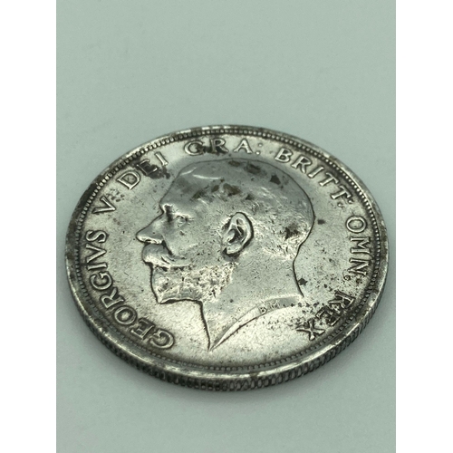 469 - SILVER HALF CROWN 1914 extra fine condition. High grade coin but dirty.Exceptional raised definition... 