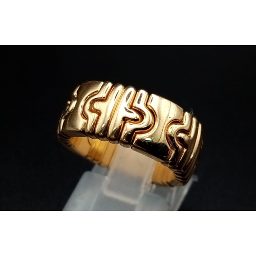 612 - Vintage Bulgari Parentesi 18 carat yellow gold ring. This is a stunning piece as it has a slight fle... 