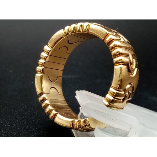 612 - Vintage Bulgari Parentesi 18 carat yellow gold ring. This is a stunning piece as it has a slight fle... 