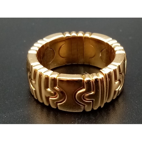 612 - Vintage Bulgari Parentesi 18 carat yellow gold ring. This is a stunning piece as it has a slight fle... 